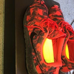 Roshee Runners NikeID